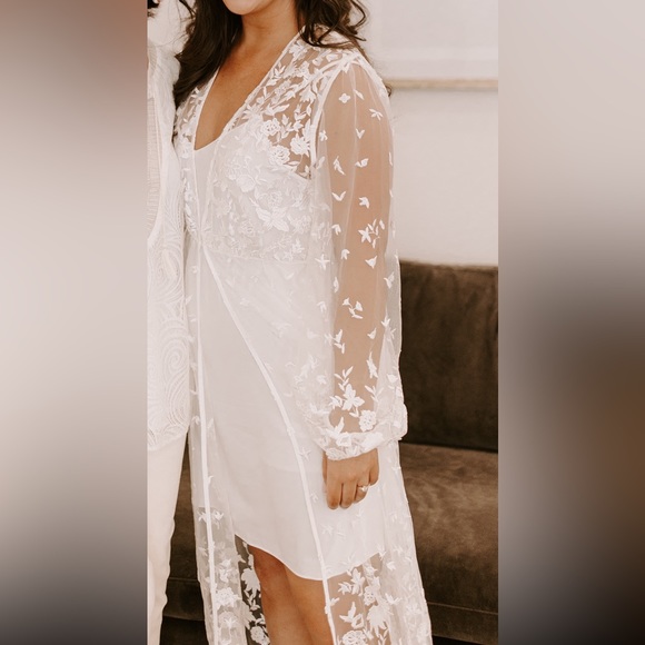 Le Rose bridal robe with slip. M/L. Worn once. LIKE NEW - Picture 4 of 5